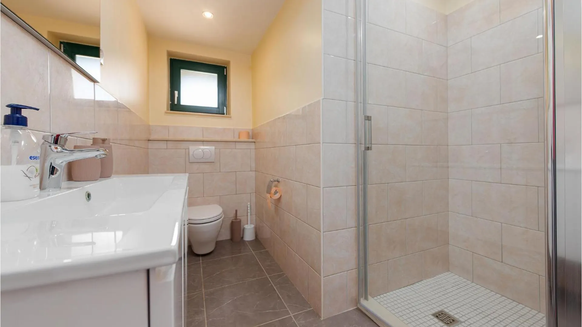 Lovely Home In Vir With Wifi Croatia